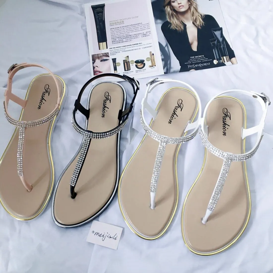 Trendy Rhinestone Flat Beach Sandals                                                                   Flat San