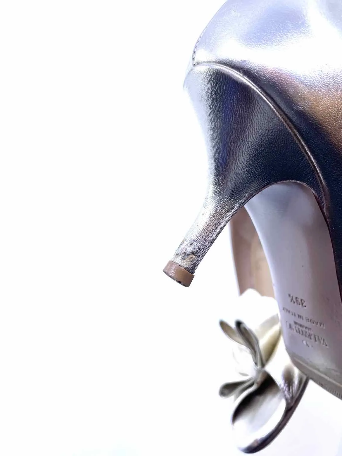 VALENTINO Size 9.5 Gold Leather Pumps