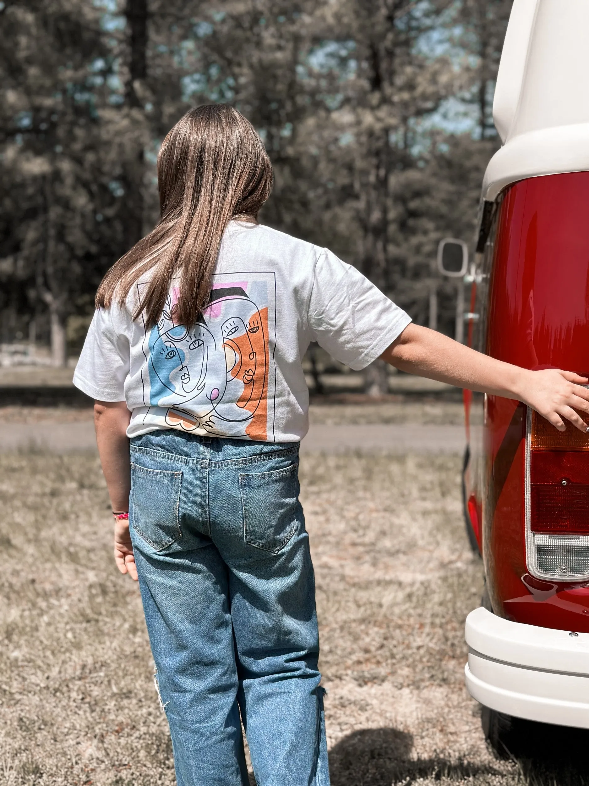 White Kids T / Art Front Back Girls